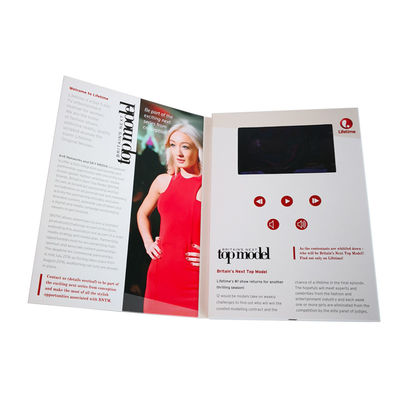 La vidéo dans l'invitation d'affaires de dossier carde le livre visuel électrique de dimension d'A5 A4 pour la promotion de médias
