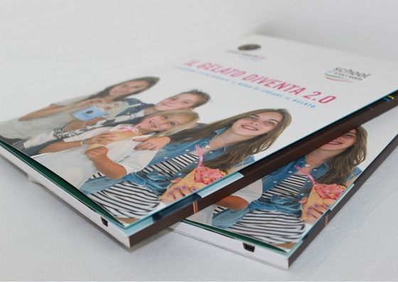 5" vidéo de la publicité en brochure d'impression avec USB câble, les boutons rechargeables
